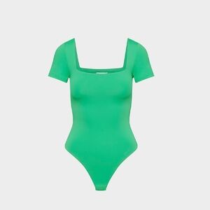 Babaton Contour Squareneck Bodysuit 💚